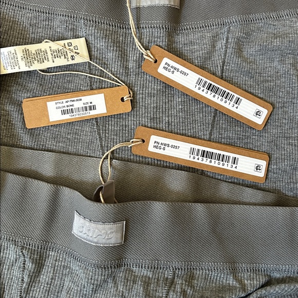 SKIMS a bundle NWT - Picture 5 of 6